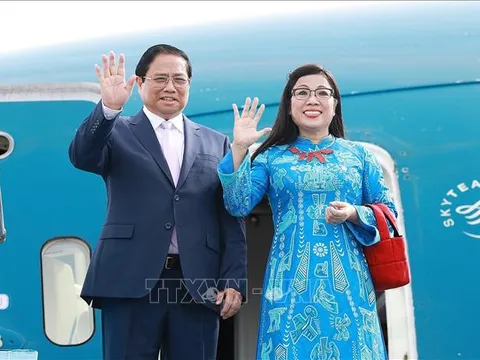 Thủ tướng Phạm Minh Chính và Phu nhân lên đường thăm chính thức Hàn Quốc