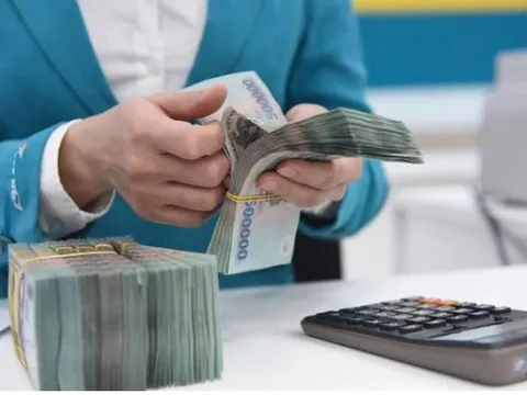 Từ 1/7, bốn trường hợp buộc phải ra ngân hàng nếu chuyển khoản trên 10 triệu đồng