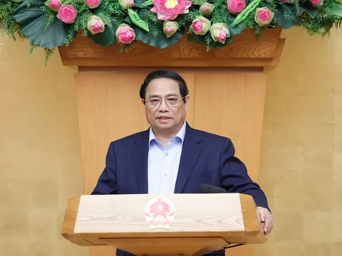 Thủ tướng: Kinh tế phục hồi rõ nét, tiết kiệm 700.000 tỷ đồng để tăng lương