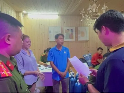 Triệt phá tụ điểm mại dâm cho người nước ngoài núp bóng nhà hàng ở TP.HCM