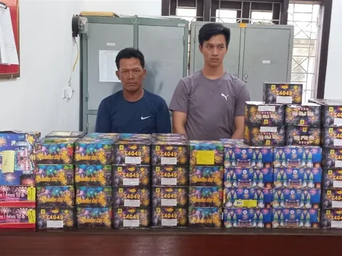 Khởi tố 2 đối tượng cầm đầu đường dây nhập pháo lậu từ Campuchia về Việt Nam tiêu thụ