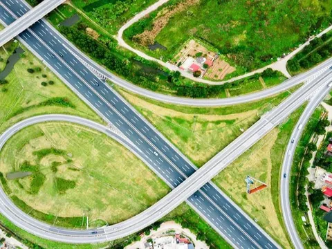 Rà soát, sớm đầu tư các nút giao, kết nối các tuyến đường bộ cao tốc