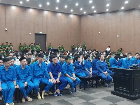 Xét xử vụ 135 bị cáo cho vay lãi nặng 732 tỷ đồng