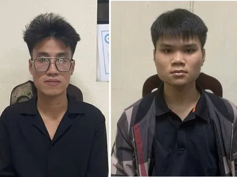 Tạm giữ hình sự 2 đối tượng mua bán cần sa ở Hà Nội