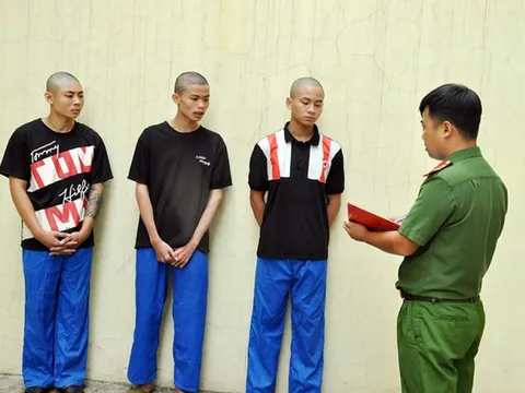 Bắt nhóm đối tượng mang dao phóng lợn đi cướp xe máy ở Hải Dương