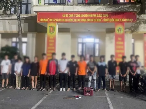 Bắt giữ nhóm đối tượng mang hung khí, gây rối trật tự công cộng ở Hà Nội
