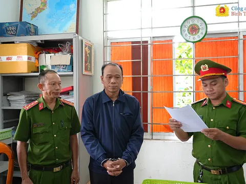 Bắt tạm giam đối tượng đặt mua sổ đỏ giả trên mạng để lừa đảo