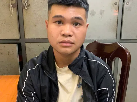 Bắt giữ đối tượng cướp giật điện thoại của cụ bà ở Hà Nội