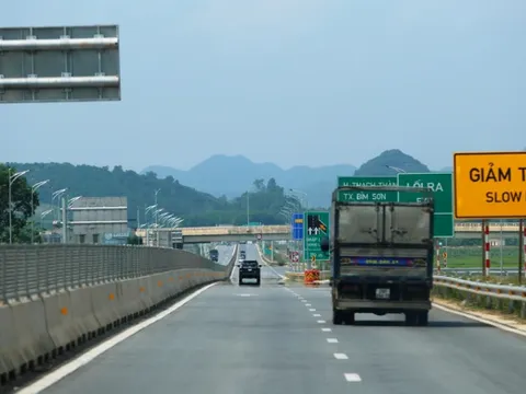 Từ 1/1/2025, vận tốc lưu thông tối đa trên đường cao tốc là 120km/h