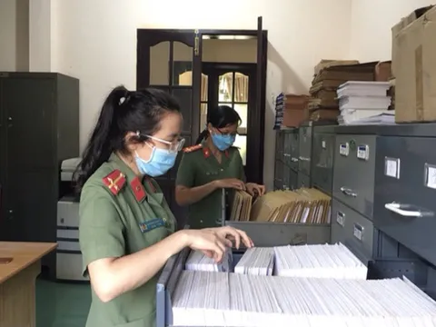 Bố trí cán bộ chuyên trách thực hiện lưu trữ tài liệu hình thành phổ biến trong Công an nhân dân