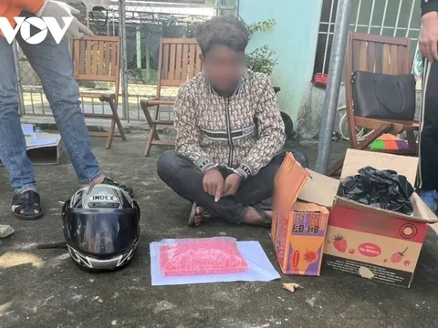 Bắt giữ nam thanh niên vận chuyển 18.000 viên ma túy từ Lào về Việt Nam