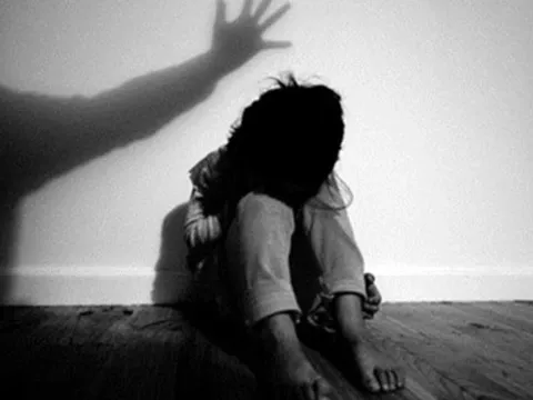 Nữ vận động viên ở Hà Nội bị 2 thiếu niên xâm hại nhiều lần