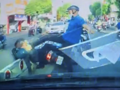 Bắt giữ khẩn cấp đối tượng đánh người sau va chạm giao thông