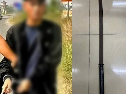 Khởi tố 2 đối tượng mang kiếm tìm người gây sự đánh nhau ở Hà Nội