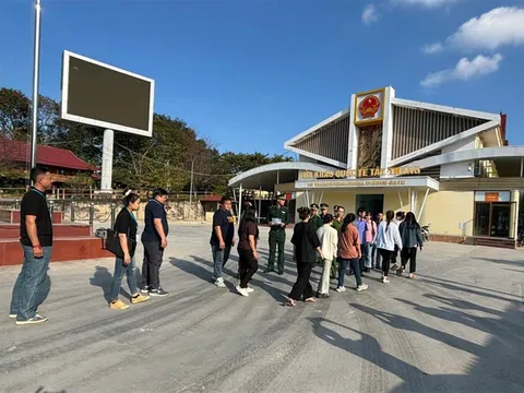 Triệt phá đường dây đưa thiếu nữ Việt sang Lào để bóc lột tình dục