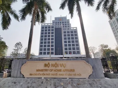 Bộ Nội vụ thông tin chính thức về chế độ, chính sách đối với công chức, viên chức sau sắp xếp bộ máy