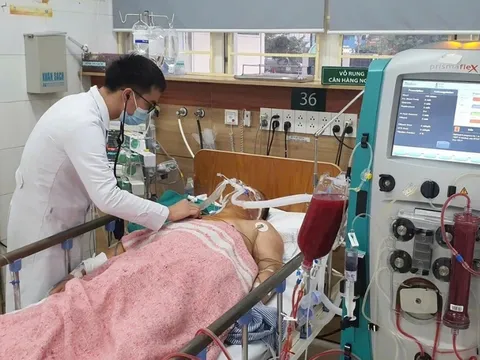 Công an vào cuộc điều tra vụ chết người nghi do ngộ độc thực phẩm ở Hà Nội