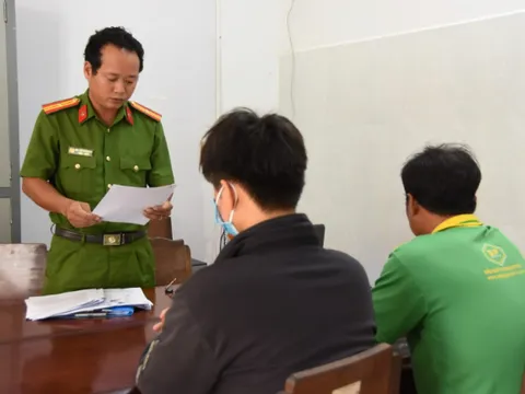 Con trai đi xe máy gây tai nạn chết người, cha cũng bị khởi tố