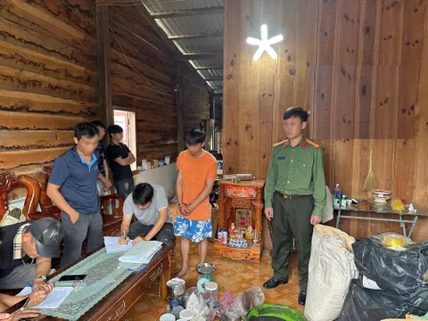 Bắt giữ đối tượng buôn bán nguyên liệu chế tạo pháo nổ