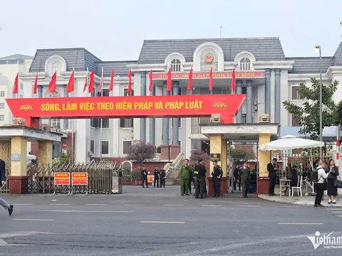 Sáng nay, ông Lưu Bình Nhưỡng, Lê Thanh Vân và 3 bị cáo hầu tòa