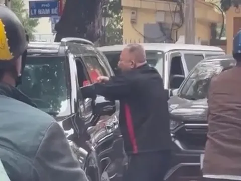 Công an Hà Nội thông tin vụ tài xế ô tô bị đánh trên phố Cửa Đông