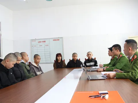 Bắt khẩn cấp 16 đối tượng gây rối trật tự công cộng ở Quảng Ninh