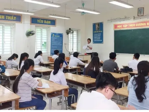 Từ 14/2/2025, dạy thêm ngoài nhà trường phải đăng ký kinh doanh