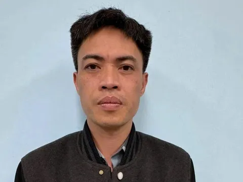 Bắt tạm giam tài xế Lexus đánh nam shipper ở Hà Nội