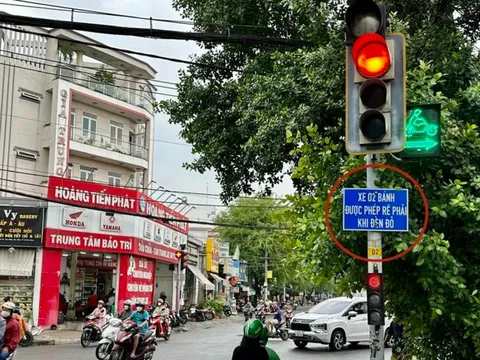 Những trường hợp được rẽ phải khi đèn đỏ mà không bị phạt?