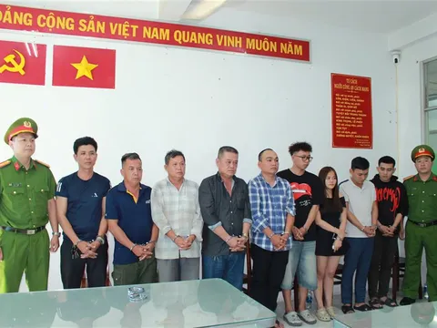 Bắt khẩn cấp 9 đối tượng liên quan vụ khiêng quan tài diễu phố ở TP.HCM