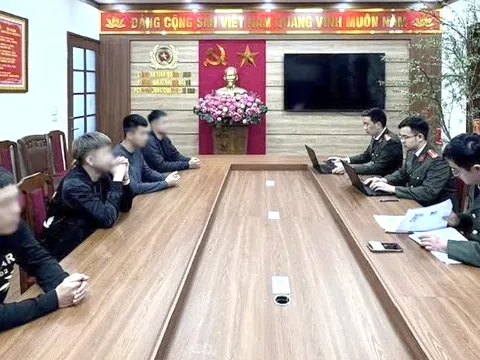 Xử phạt nhóm thanh niên dùng thẻ ra vào trụ sở công an quay quảng cáo
