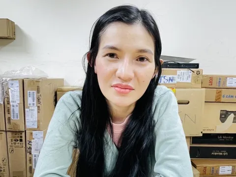 Bắt người phụ nữ bị truy nã đặc biệt khi vừa xuống máy bay