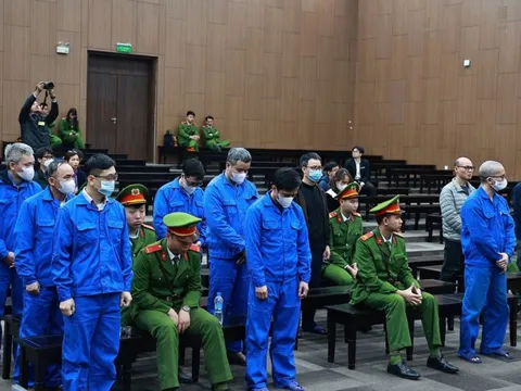 Tuyên án 13 bị cáo vụ AIC: Cựu Vụ phó lĩnh án 7 năm tù