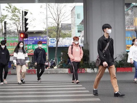 Người đi bộ sang đường không vẫy tay sẽ bị phạt bao nhiêu tiền?