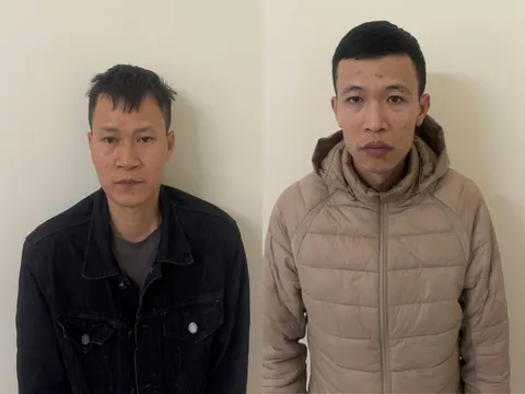 Bắt giữ 2 đối tượng cướp giật tài sản ở Hà Nội