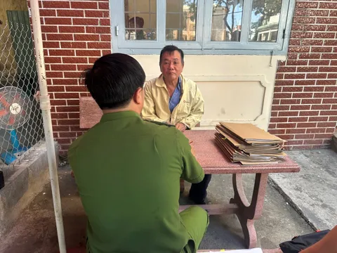 Bắt đối tượng trốn truy nã về tội đánh bạc