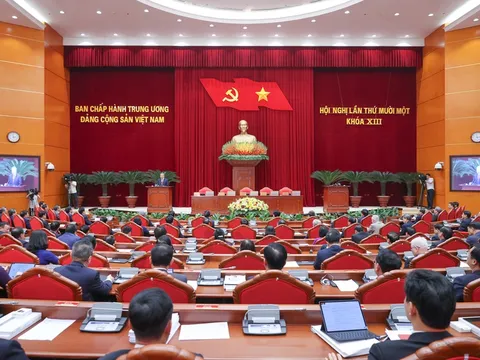 Thông cáo báo chí về ngày làm việc thứ ba và phiên bế mạc Hội nghị Trung ương 11 khoá XIII