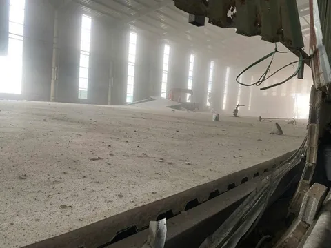 Tạm giữ hình sự 2 người trong vụ sập sàn bê tông làm 3 người thương vong