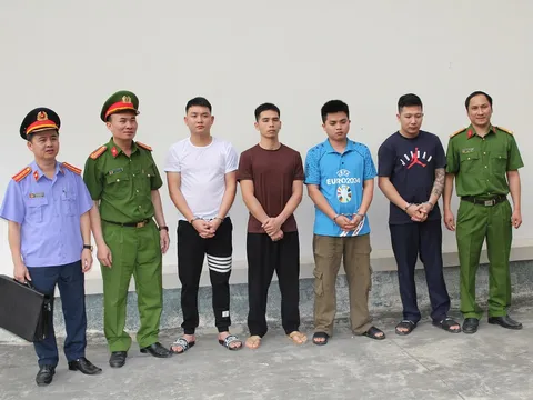 Triệt xóa đường dây sản xuất 3.500 tấn giá đỗ ngâm hóa chất