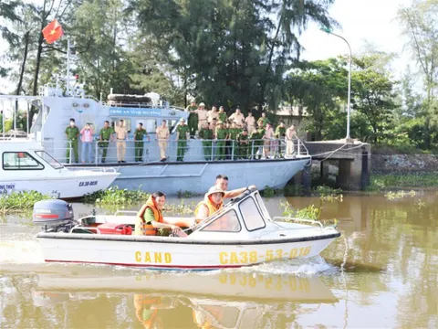 Quy định mới về đào tạo, thi, cấp chứng chỉ lái xuồng máy Công an nhân dân