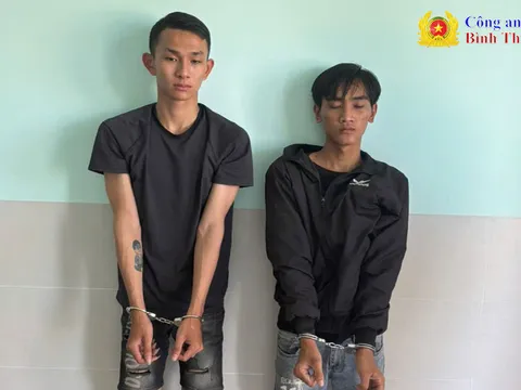 Bắt 2 đối tượng dùng hung khí đe dọa, cướp tài sản người đi đường
