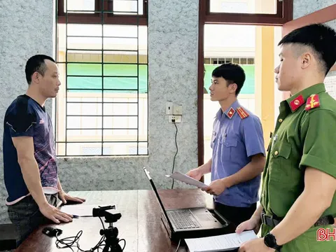 Bắt tạm giam đối tượng mua bán ma túy ở Hà Tĩnh