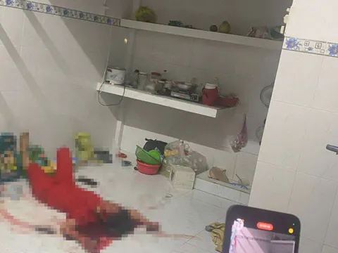 Điều tra vụ chồng chém vợ trọng thương trong phòng trọ rồi bỏ trốn