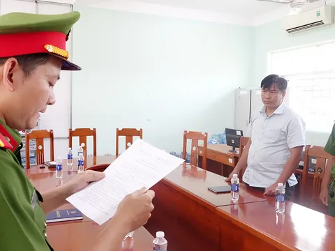 Bắt nguyên Giám đốc Trung tâm Giáo dục nghề nghiệp - Giáo dục thường xuyên ở An Giang