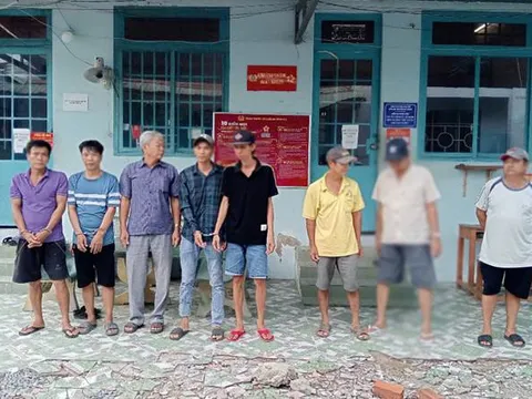 Bắt quả tang 7 đối tượng đá gà mạng ăn tiền tại quán cà phê