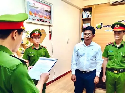 Bắt tạm giam Hiệu trưởng Trường cao đẳng Công thương miền Trung