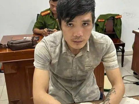 Bắt đối tượng móc túi tại khu vực chiêm bái xá lợi Phật