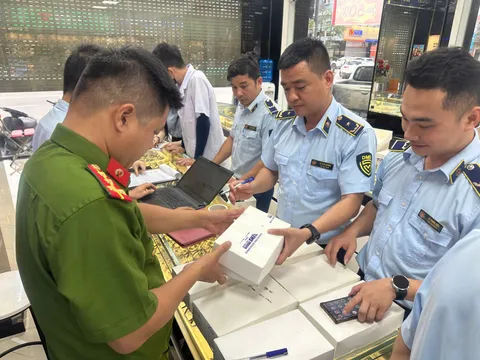 Phát hiện nhiều kính mắt có dấu hiệu giả mạo nhãn hiệu ở Thanh Hóa