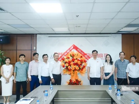 Lãnh đạo Hội Luật gia Việt Nam thăm và chúc mừng Tạp chí ĐS&PL nhân ngày Báo chí Cách mạng Việt Nam