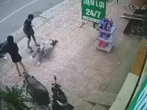 Công an vào cuộc vụ nam thanh niên hành hung dã man 2 cô gái ở Bắc Giang